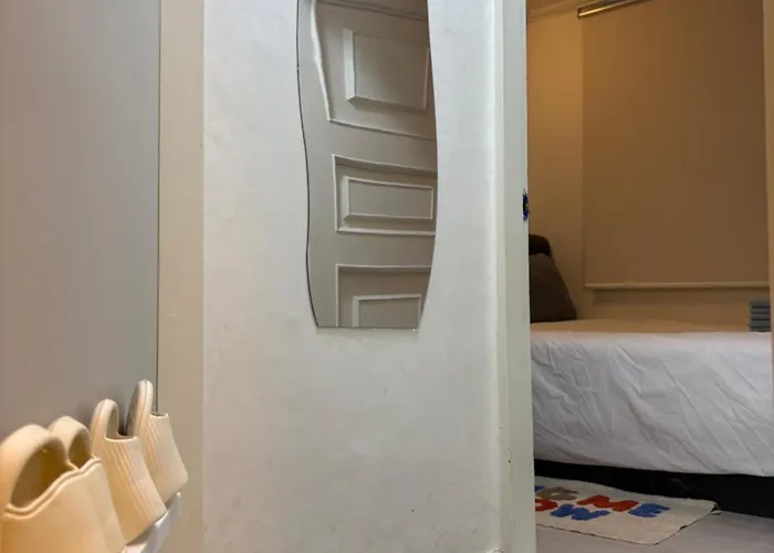 303, 5 Minutes By Subway, Fully Equipped Private Room, Yeongdeungpo Times Square, River, Myeongdong, Hongdae 20 Minutes, Kocheok Dome, Ktx, Busan Aparthotel *